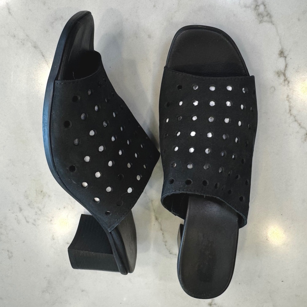 Munro Women 8 M Black Leather Perforated Slide Sandals Block Heel Mules